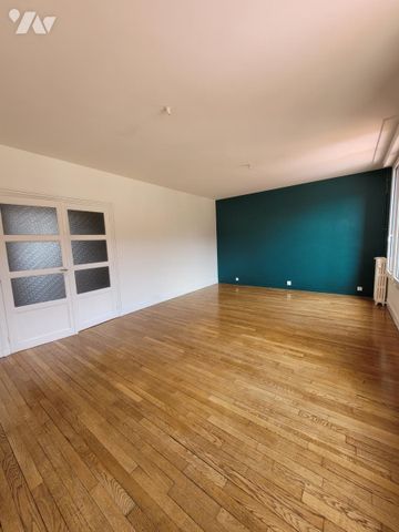 T4 rénové Place de l'Hôtel de ville - Photo 3