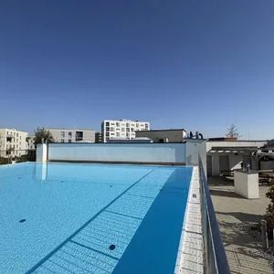 Pool am Dach - schöne 3 Zimmer Balkonwohnung in Atzgerdorf - Photo 3