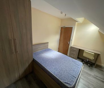 8 Bed Semi-Detached House, Egerton Road, M14 - Photo 5