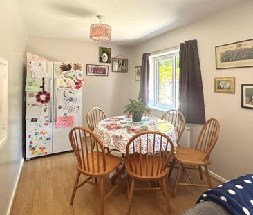 4 bedroom detached house to rent - Photo 2