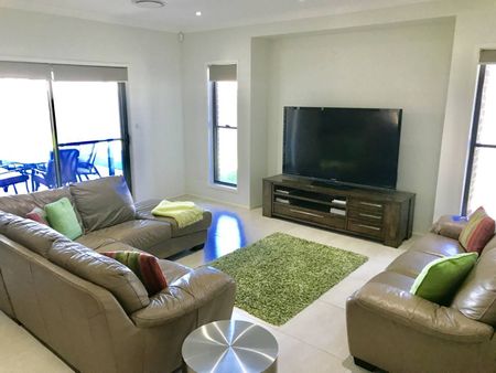 COASTAL EXCELLENCE IN BAYSWOOD- Fully Furnished - Photo 3