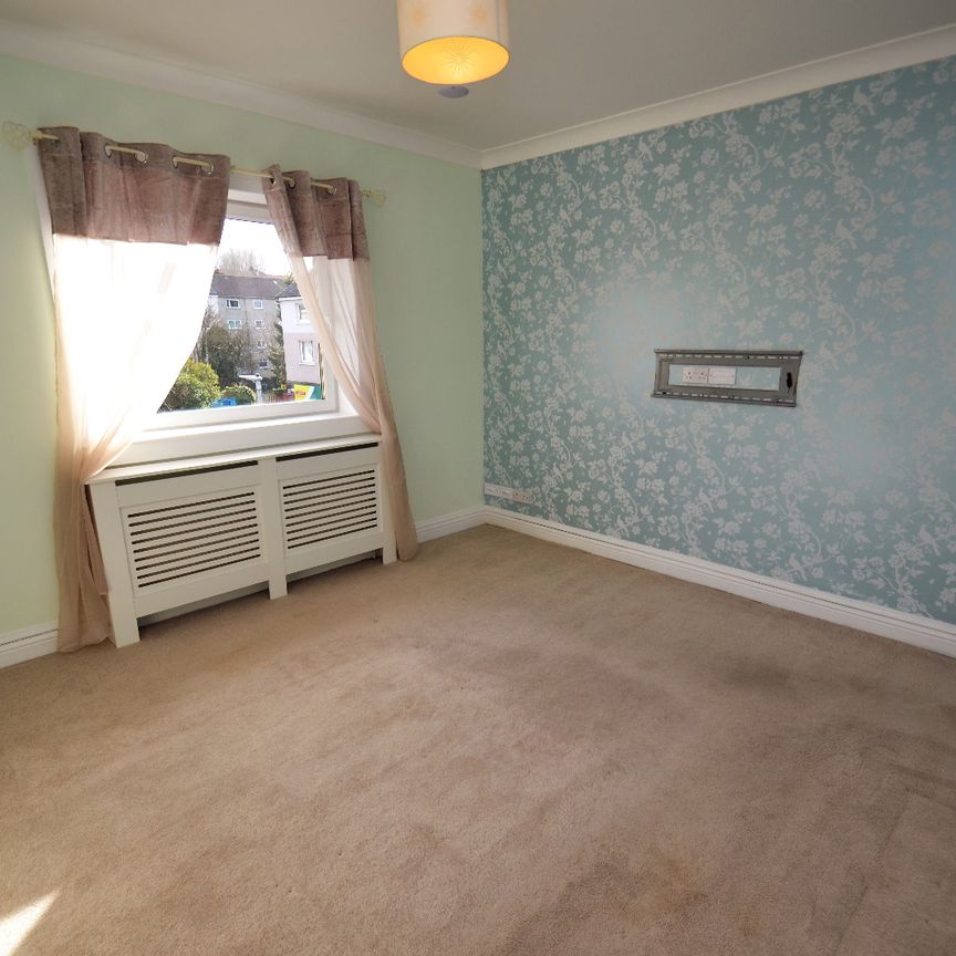 3 bed flat to rent in Fieldhead Drive, Glasgow, G43 - Photo 1