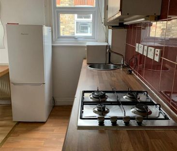 Studio to rent - Photo 6