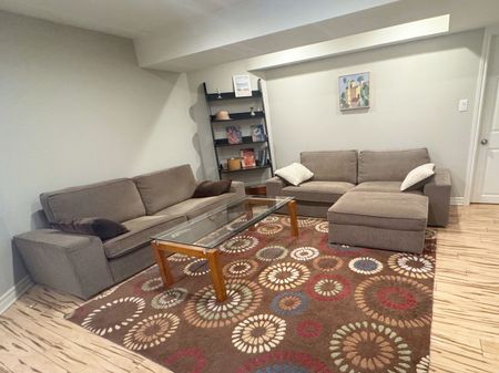 For Lease - 2429 Whitehorn Drive, Burlington, Ontario - Photo 4