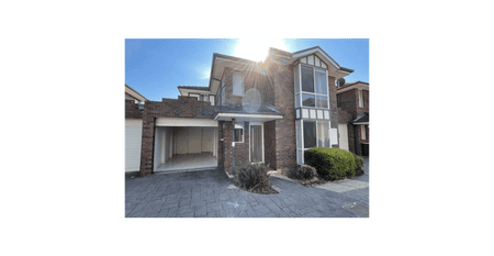 Modern 3-Bedroom Townhouse in the Heart of Essendon - Photo 4