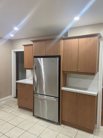 For Lease - 330 Rosedale Drive, Whitby, Ontario - Photo 5