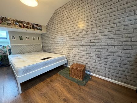 7 Bed Terraced House, Garmoyle Road, L15 - Photo 5