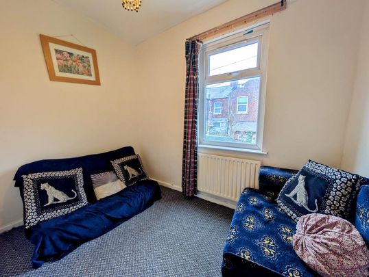 4 bedroom terraced house to rent - Photo 1