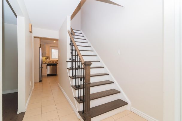 For Lease - 1805 Pattinson Crescent, Mississauga, Ontario - Photo 1