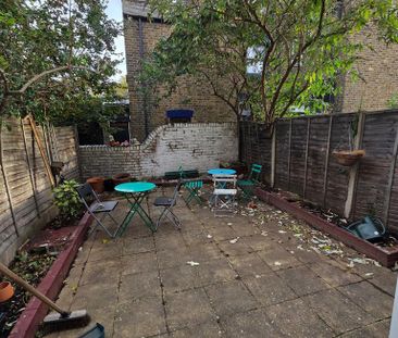 4 bedroom terraced house to rent - Photo 5