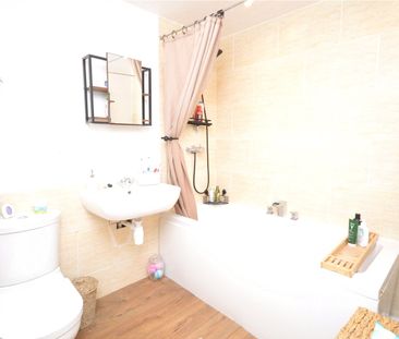 16, Leasowe Close, Leeds, West Yorkshire, LS10 2HS - Photo 1