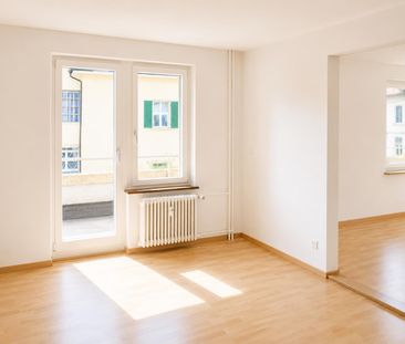 Charmante 4.5-Zimmer Wohnung nähe Lindenplatz - Photo 3
