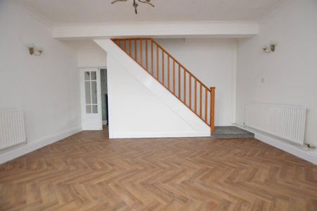 3 bedroom terraced house to rent - Photo 2