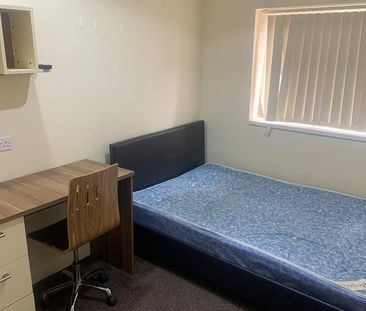 Room in a Shared House, Hubert Road, B29 - Photo 4