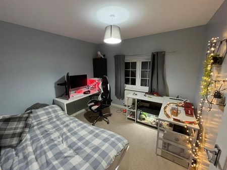 3 bedroom semi-detached house to rent - Photo 4