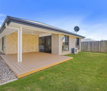 IMMACULATE FAMILY HOME - Photo 4