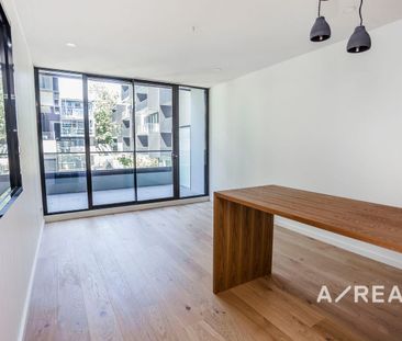 Perfect Location! - Photo 6