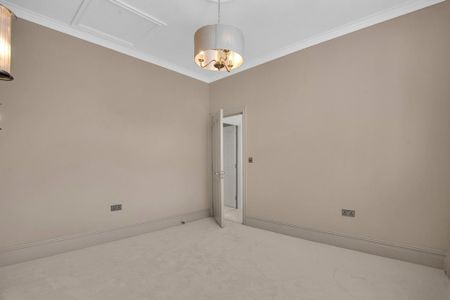 4 bedroom terraced house to rent - Photo 5