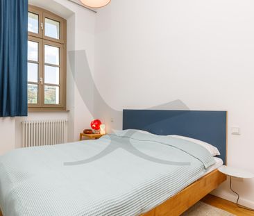 Contemporary Living - Photo 5