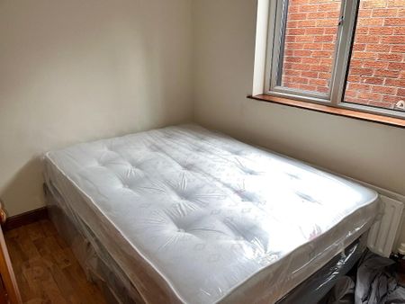 16 Melrose Street, Lisburn Road, Belfast, BT9 7DN - Photo 2