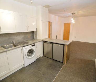 3 bedroom flat to rent - Photo 1