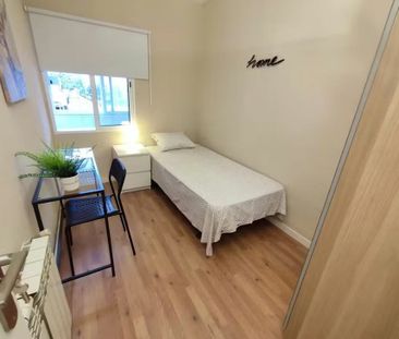 Calle de Vélez Málaga, Madrid, Community of Madrid 28018 - Photo 3