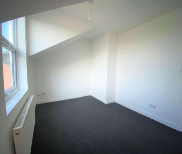 South Norwood Hill, SE25 - Photo 1
