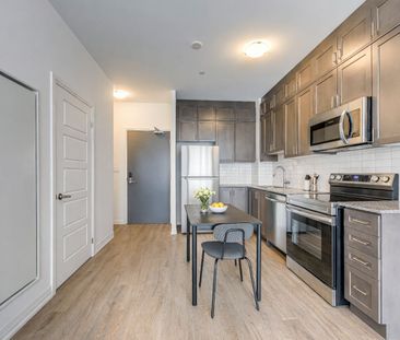 For Lease - 3265 Carding Mill Trail Unit# 319, Oakville, Ontario - Photo 4