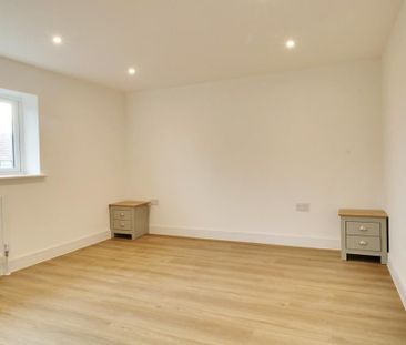 3 bedroom semi-detached house to rent - Photo 6