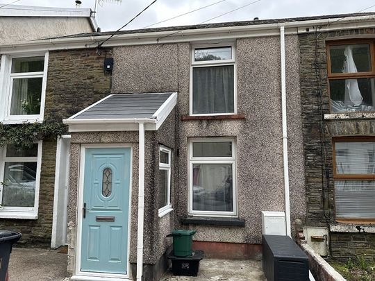 Pantteg, Ystalyfera, Swansea. - Photo 1