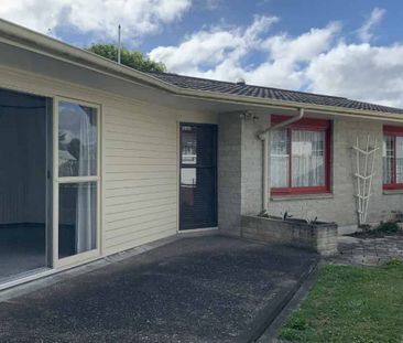 Comfortable family living! - Photo 4