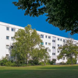 Ruhig wohnen im Grünen – 3-Zimmer-Wohnung mit Loggia in Detmerode - Photo 2