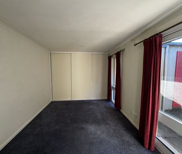 Spacious Family Living - Photo 3