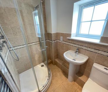 3 bedroom terraced house to rent - Photo 5