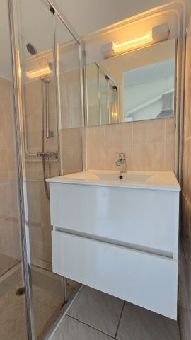 Location Appartement 2 pièces 43m² BOUCAU 64340 - Photo 3