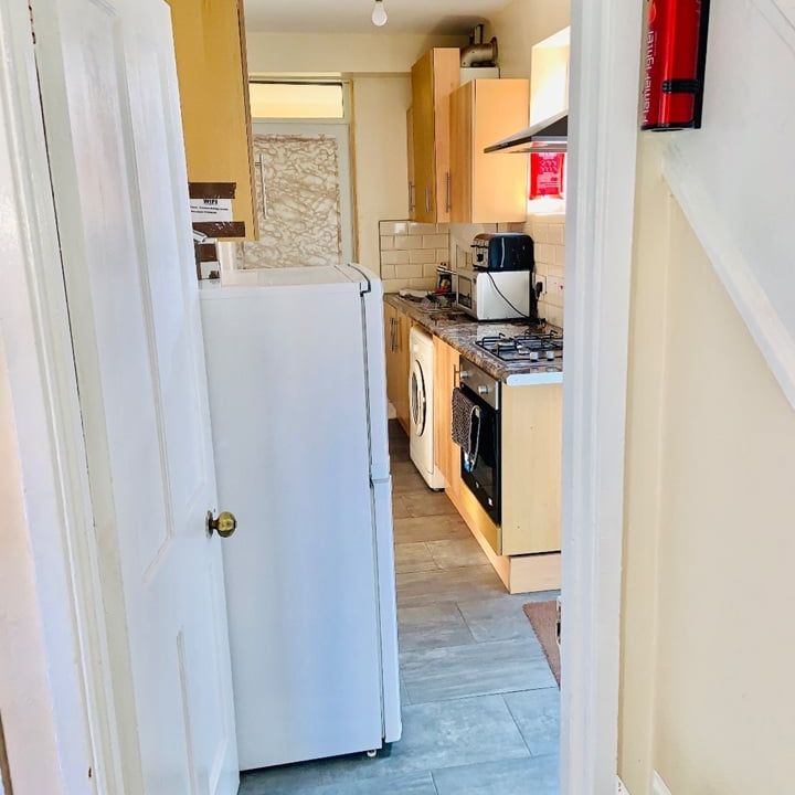 Room in a Shared House, Downham Way, BR1 - Photo 1