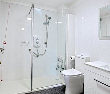 Russell Court , Midhurst - Photo 4