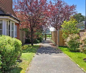 3 bedroom semi-detached house to rent - Photo 6
