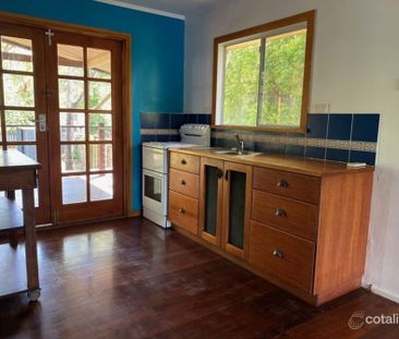 Charming Beach Shack-Style Home in Bucasia - Photo 4