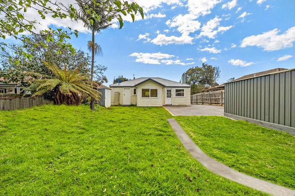 Beautiful three bedroom home in the Frankston High School Zone! - Photo 1