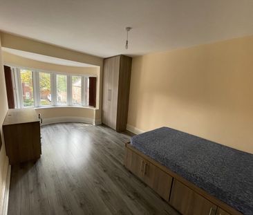 8 Bed Semi-Detached House, Egerton Road, M14 - Photo 6