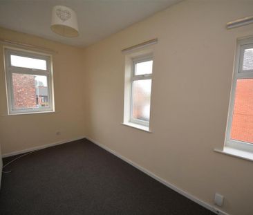 3 bedroom end of terrace house to rent - Photo 6