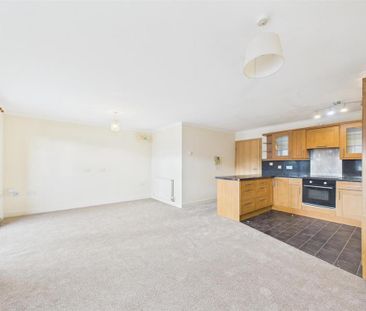 3 bedroom flat to rent - Photo 5
