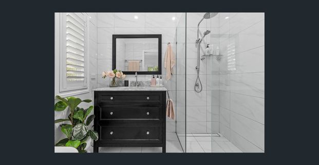 Fully furnished entertainer with pool, bar and air‑cons | work from home options! - Photo 1