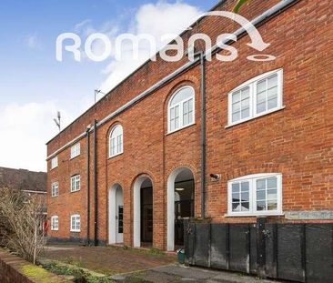 Castle House, Farnham, GU9 - Photo 2