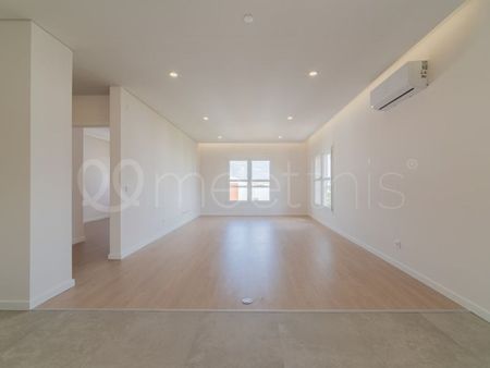 2 room luxury Apartment for rent in Amadora, Lisbon - Photo 3