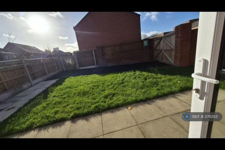 3 bedroom end of terrace house to rent - Photo 3