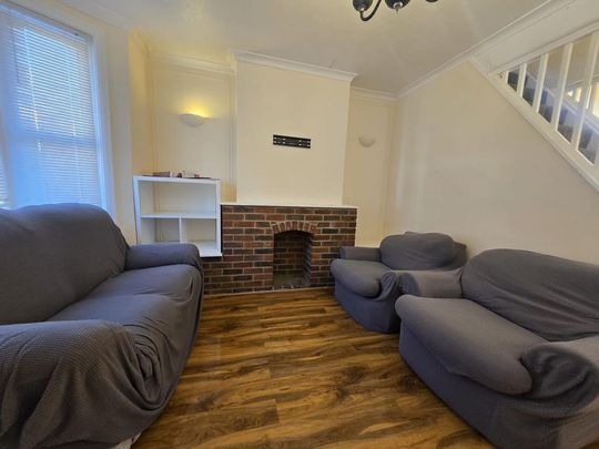 2 bedroom terraced house to rent - Photo 1