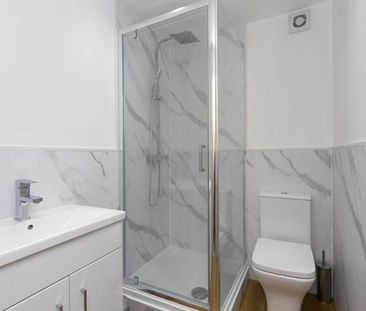 Room in a Shared House, Rosebery Grove, CH42 - Photo 4