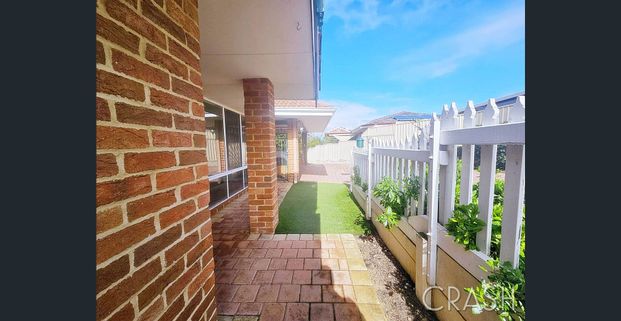 Stylish & Low-Maintenance 3x2 Villa in a Quiet Complex - Photo 1